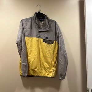 Patagonia button wind breaker ultra light